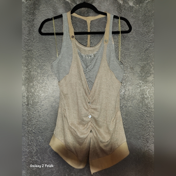 Two tone tank - Picture 1 of 9